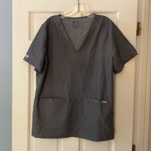FIGS Casma Three Pocket Scrubs Top Gray Women’s Plus Size 2XL XXL NWT Uniform